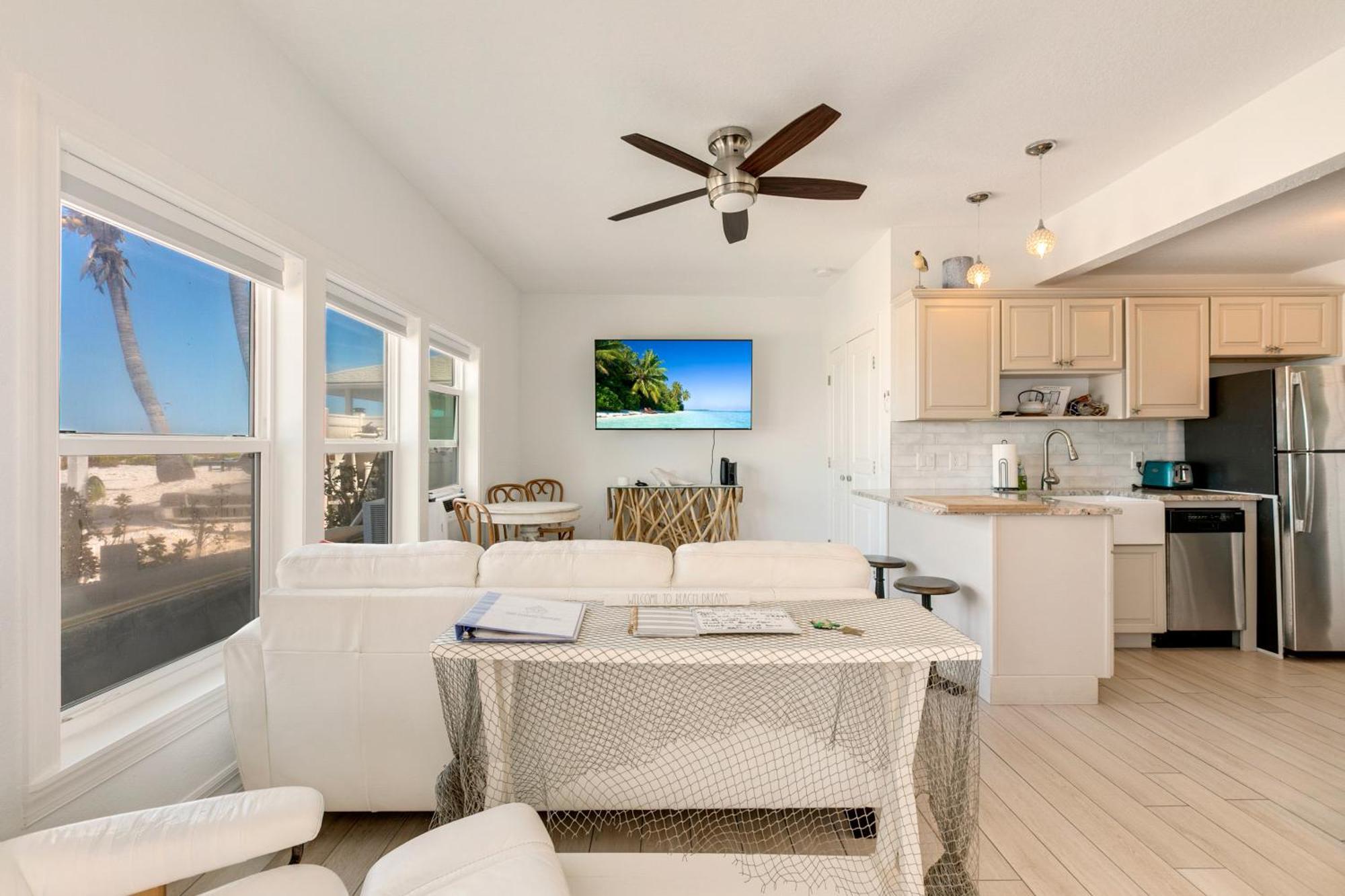 Beach Dreams Resort Bradenton Beach Bagian luar foto