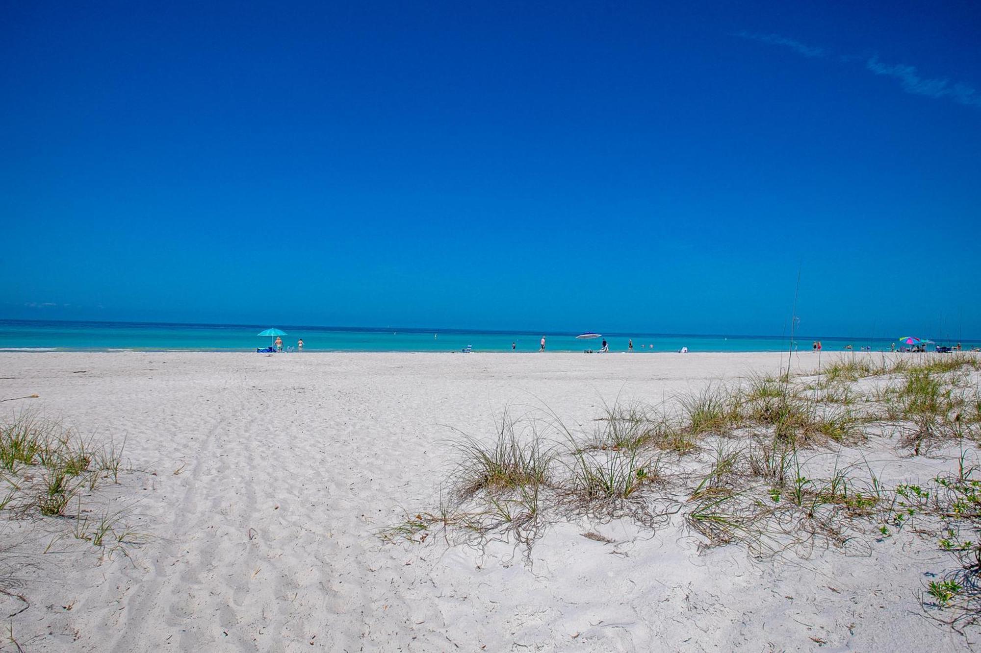 Beach Dreams Resort Bradenton Beach Bagian luar foto